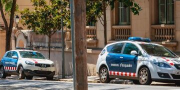 Maddie sospecha que la guarida en el bosque de Christian Brueckner es un paedo obligado a esconderse por lugareños furiosos en una ciudad alemana