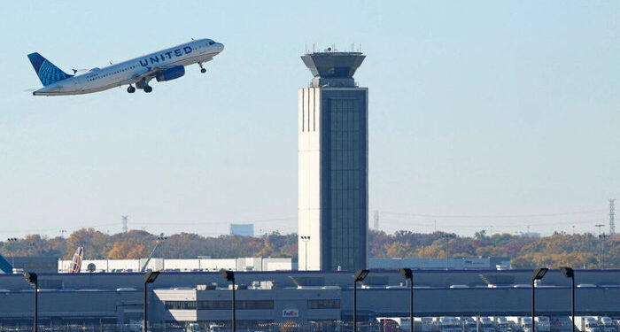 Más de 1.000 vuelos estadounidenses cancelados mientras continúa el estancamiento en la financiación gubernamental