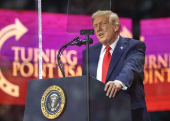 Más de 600 personas fueron despedidas o castigadas mientras la Casa Blanca intensificaba la represión contra Charlie Kirk