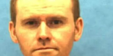 Miré al asesino caníbal a los ojos después de encontrar una parte del cuerpo en el congelador y unas Polaroid enfermas... su espeluznante confesión me persigue