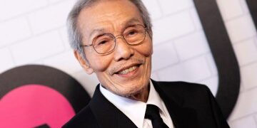 Momento de horror: un avión cae del cielo en una espiral mortal con humo saliendo de un avión militar en Georgia