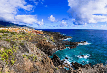 Momento de terror: un turista muere después de ser arrastrado al mar por una extraña ola en Tenerife mientras Canarias es golpeada por las mareas