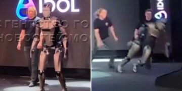 Momento en que un maestro GRABA la boca de un estudiante y golpea a otro con una silla en un circuito cerrado de televisión filtrado por madres furiosas... pero ¿están exagerando?