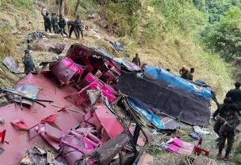 Momento escalofriante: un hombre se expone a un influencer y le pide sexo mientras un viajero en tuk-tuk de Sri Lanka se horroriza