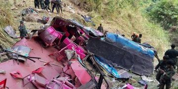 Momento escalofriante: un hombre se expone a un influencer y le pide sexo mientras un viajero en tuk-tuk de Sri Lanka se horroriza