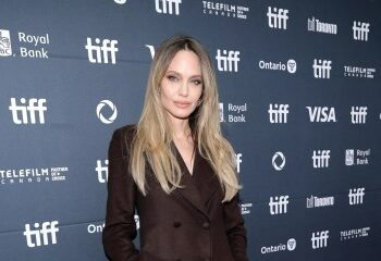 Momento impactante: soldados ucranianos atan a la guardia de Angelina Jolie para llevarla al frente mientras escolta a la estrella