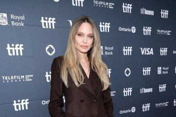 Momento impactante: soldados ucranianos atan a la guardia de Angelina Jolie para llevarla al frente mientras escolta a la estrella