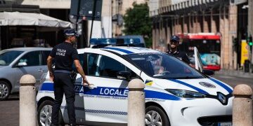 Paseadora de perros de 60 años, 'agredida sexualmente por un migrante' en el MISMO parque donde una adolescente 'fue violada en grupo delante de su pareja'