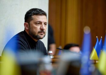 El presidente ucraniano, Volodymyr Zelenskyy, asiste a una sesión del parlamento en Kiev, Ucrania, el 17 de julio de 2025. (Foto AP/Vadym Sarakhan)