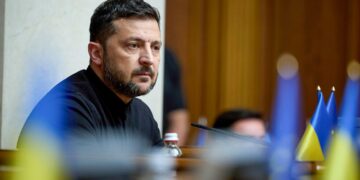 El presidente ucraniano, Volodymyr Zelenskyy, asiste a una sesión del parlamento en Kiev, Ucrania, el 17 de julio de 2025. (Foto AP/Vadym Sarakhan)