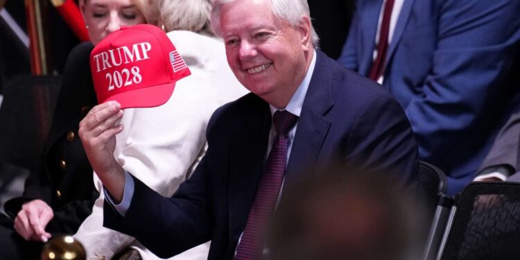 Proyecto de ley de financiación permite a senadores republicanos demandar por pagos de 1 millón de dólares relacionados con la investigación del 6 de enero