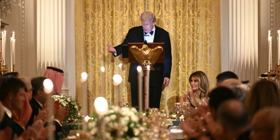 Ron Johnson dice que Estados Unidos “no puede permitirse” cheques de 2.000 dólares mientras Trump se da un festín con los multimillonarios