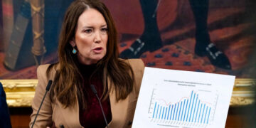 Se descubre un 'fraude masivo' en el programa de cupones para alimentos, dice el Secretario de Agricultura mientras caducan los beneficios