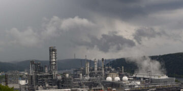 Seis gobernadores demócratas se han unido al Partido Republicano para impulsar los combustibles fósiles