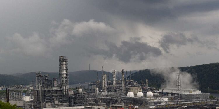 Seis gobernadores demócratas se han unido al Partido Republicano para impulsar los combustibles fósiles