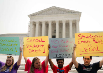 Si Trump vende su cartera de préstamos estudiantiles, las vías de cancelación de la deuda podrían cerrarse
