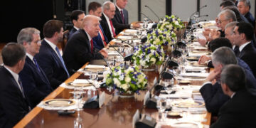 Trump busca vínculos minerales críticos en reunión con líderes de naciones de Asia Central