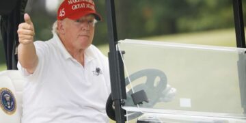 Trump da prioridad a las mejoras del golf en la base conjunta Andrews a medida que aumentan las preocupaciones sobre la inflación