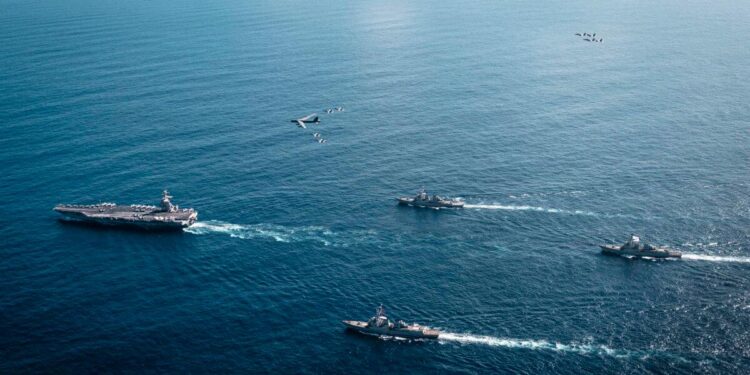 El Grupo de Ataque de Portaaviones Gerald R. Ford de la Marina de los EE. UU. opera en apoyo de la misión del Comando Sur de los EE. UU. Operación Lanza Sur, el 13 de noviembre de 2025. (Tajh Payne/Marina de los EE. UU. a través de Getty Images)