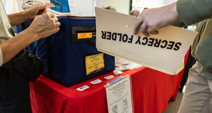 Trump dice que se están revisando los votos de la propuesta de redistribución de distritos de California