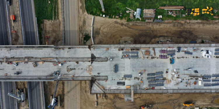 Trump está castigando a los estados azules desfinanciando sus proyectos de infraestructura