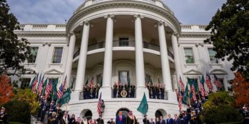 Trump nombra a Arabia Saudita “principal aliado fuera de la OTAN”, con miles de millones en acuerdos de armas