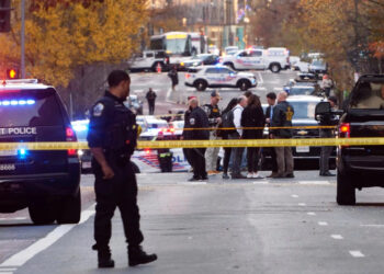 USCIS deja de procesar todas las solicitudes de inmigración afganas después del tiroteo contra la Guardia Nacional de DC