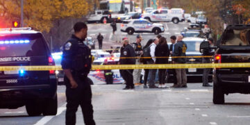 USCIS deja de procesar todas las solicitudes de inmigración afganas después del tiroteo contra la Guardia Nacional de DC