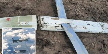 Un helicóptero se estrella contra una casa provocando una bola de fuego mortal que mata a 4 trabajadores de una planta de defensa mientras un video muestra cómo se queman los restos del naufragio en Rusia