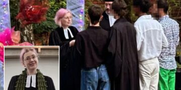 Un collage de imágenes que contiene 2 imágenes. La imagen 1 muestra NINTCHDBPICT001037596112, la imagen 2 muestra NINTCHDBPICT001037596114.