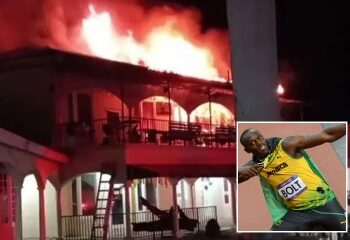 Vea el increíble momento en que un dron salva a un hombre de ahogarse en un río mientras una inundación implacable sumerge casas y mata a 55 personas