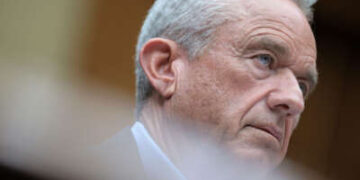 El secretario de Salud y Servicios Humanos (HHS), Robert F. Kennedy Jr., testifica ante el Subcomité de Salud del Comité de Energía y Comercio de la Cámara de Representantes en el edificio de oficinas de Rayburn House el 24 de junio de 2025, en Washington, DC.