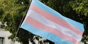 19 estados y DC están demandando para proteger la atención de afirmación de género para jóvenes