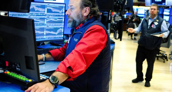 Análisis de Wall Street: Las acciones terminan la semana de forma mixta en medio de un tira y afloja entre alcistas y osos