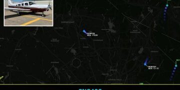 Avión de Air France 'cae en picada 5.000 pies después de que el motor explota y el ala se incendia' minutos después del despegue