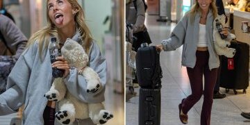 Bonnie Blue afirma que fue creada por una mujer que cobró £ 75,000 para organizar el viaje 'Bangbus' a Bali y luego llamó a la policía.