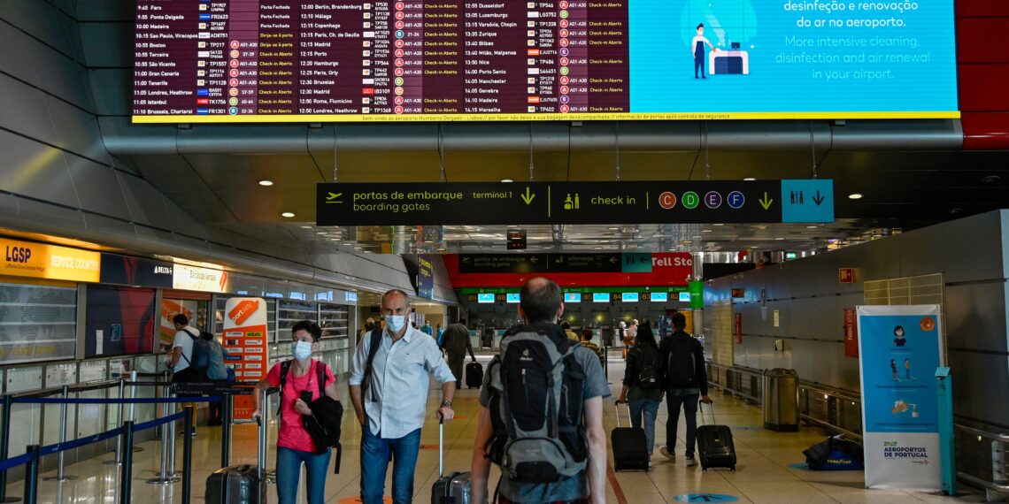 Los ciudadanos británicos abandonan Portugal antes de que Portugal regrese al Reino Unido "Lista ámbar"