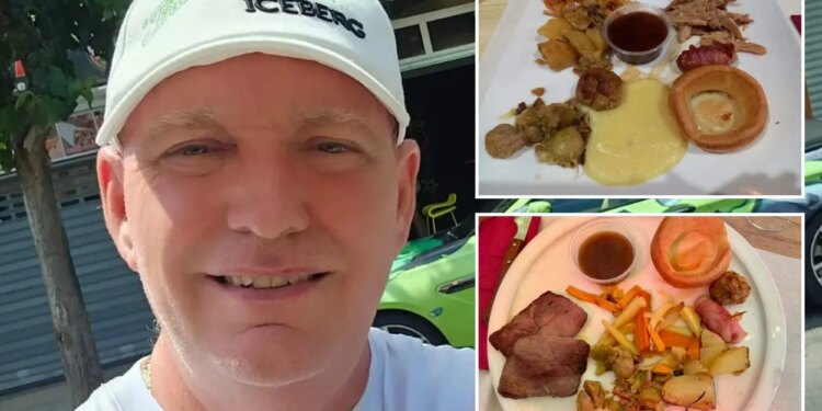 Un collage de imágenes que contiene 3 imágenes. La imagen 1 muestra a un hombre con una gorra y una camisa blancas sonriendo a la cámara, con un auto verde brillante y un escaparate al fondo. La imagen 2 muestra un plato de comida que incluye carne de cerdo desmenuzada, salsa, puré de papas, pudín de Yorkshire, una albóndiga, salchicha y verduras cocidas. La imagen 3 muestra un plato de asado con carne de res, pudín de Yorkshire, verduras y salsa.
