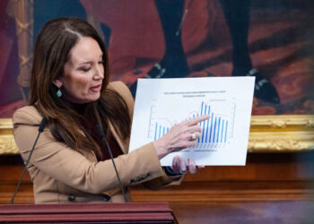 El USDA revisará todos los programas para garantizar que 'solo los ciudadanos legales' reciban beneficios gubernamentales: Secretario Rollins