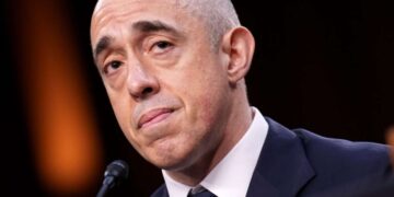 El juez Emil Bove enfrenta una denuncia de ética después de asistir al mitin de Trump