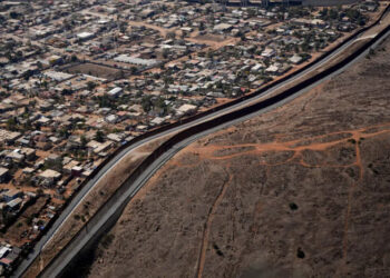 El territorio a lo largo de la frontera sur se transfiere a la Marina para formar parte del "Área de Defensa Nacional"