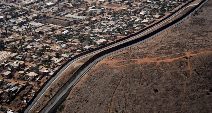El territorio a lo largo de la frontera sur se transfiere a la Marina para formar parte del "Área de Defensa Nacional"