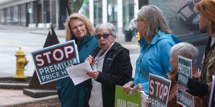 Encuesta: La mayoría de los participantes en ACA Exchange no pueden permitirse ni siquiera aumentos modestos en los costos de salud