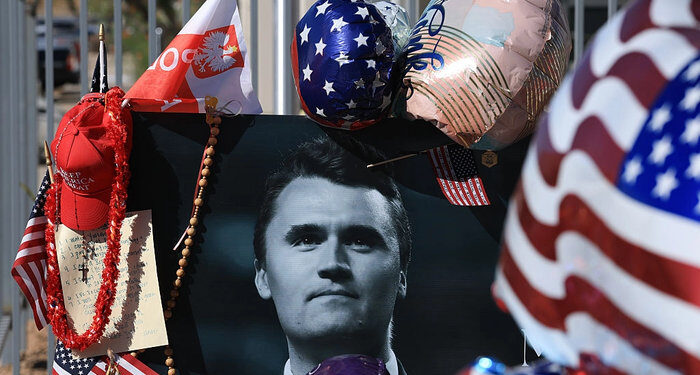 Estudiante demanda al distrito escolar de Carolina del Norte después de que se censurara el tributo a Charlie Kirk