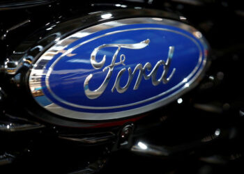Ford retira del mercado casi 273.000 vehículos por riesgo de desplazamiento