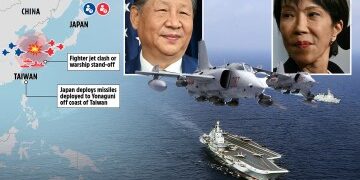 Fotografías satelitales asombrosamente claras muestran que la armada de buques de guerra chinos se concentra cerca de Taiwán a medida que aumentan los temores de invasión.