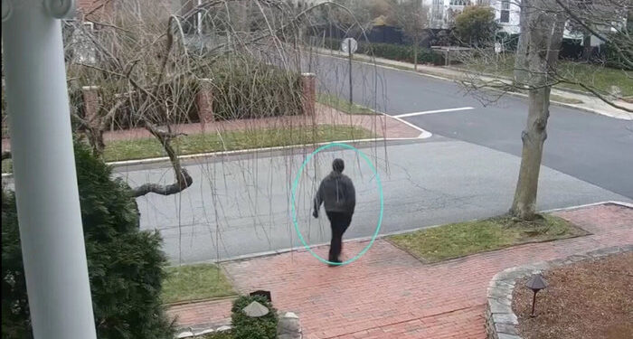 Funcionarios publican imágenes de video mejoradas del sospechoso del tiroteo masivo en la Universidad de Brown