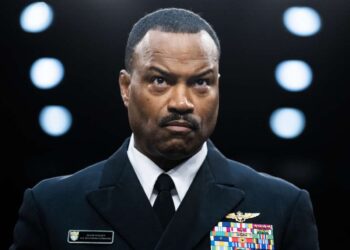 Hegseth derrocó al almirante que se opuso a los ataques con barcos bajo su mando