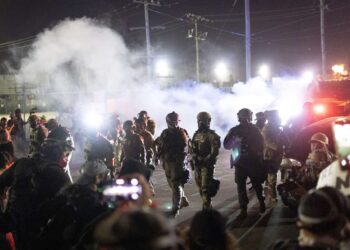 Informe rebaja la calificación cívica de EE.UU. a “obstruida” debido a las acciones de Trump