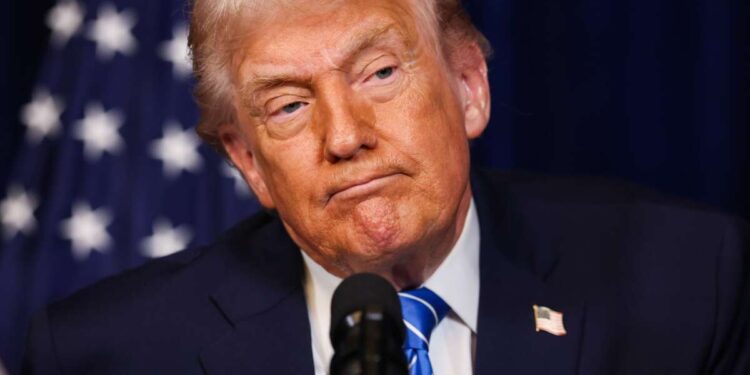 Informe señala posibles conflictos en los 2.000 millones de dólares recaudados para los proyectos favoritos de Trump